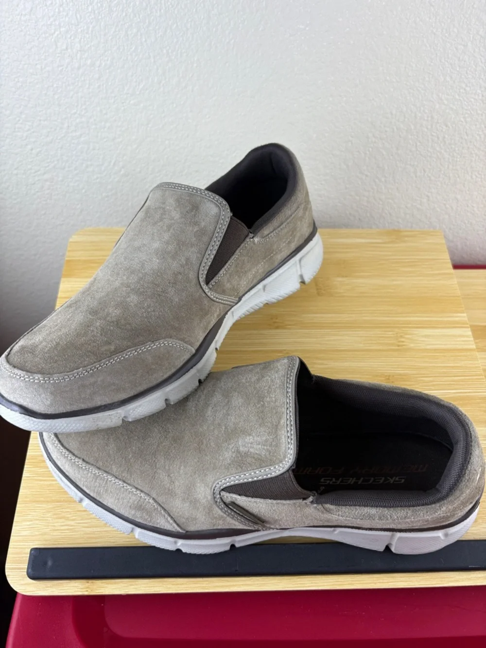 Skechers Men’s Equalizer - Mind Game Suede Walking Sneakers Slip-On Size 10